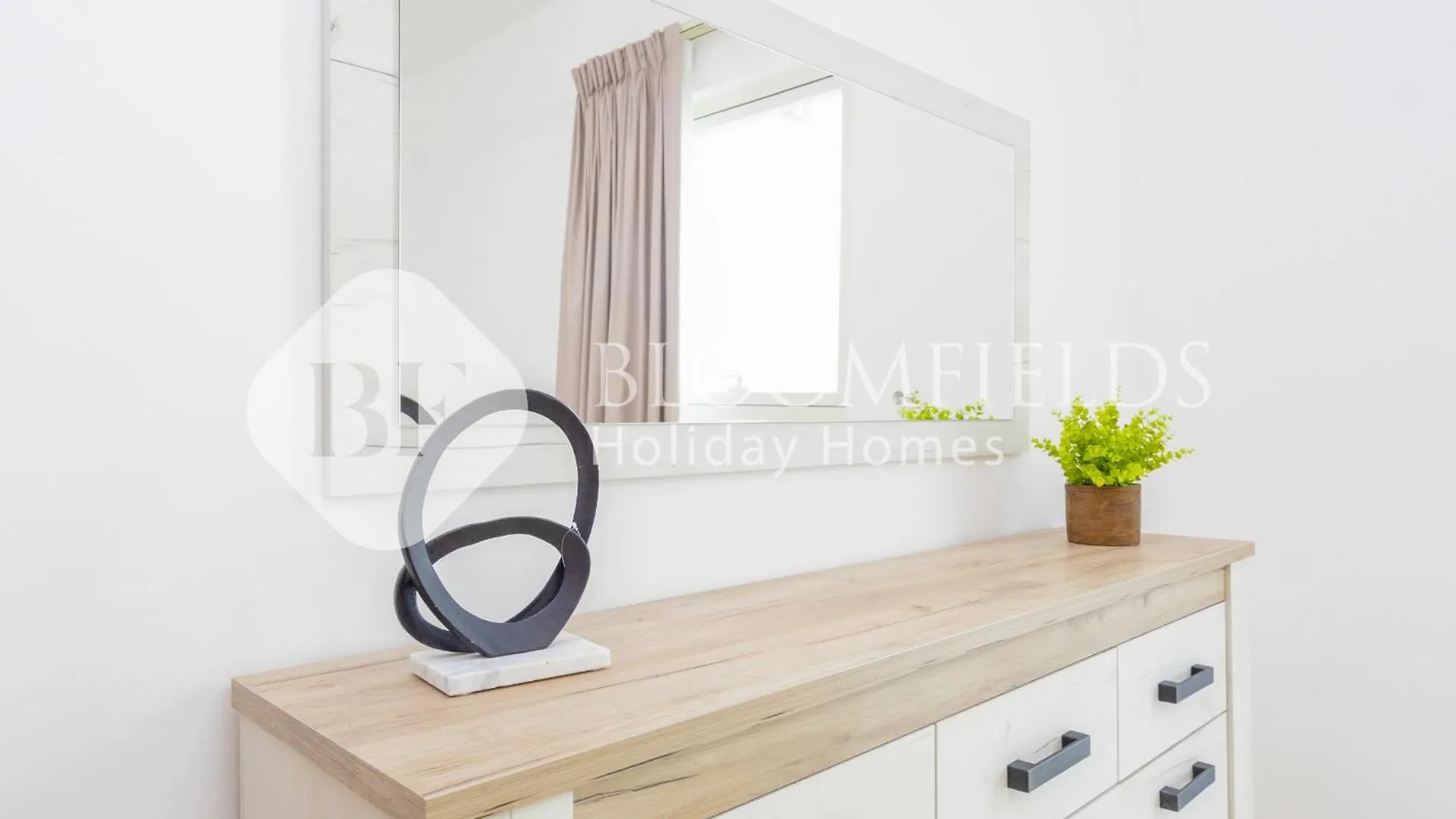 Appartement Bloomfields Modern 1Br Water'S Edge à Abou Dabi